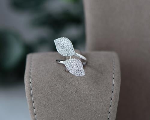 خاتم ذهب أبيض عيار 18