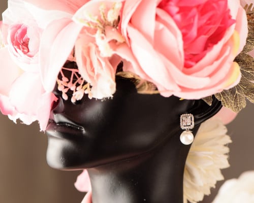 حلق ذهب أبيض باللؤلؤ الفاخر