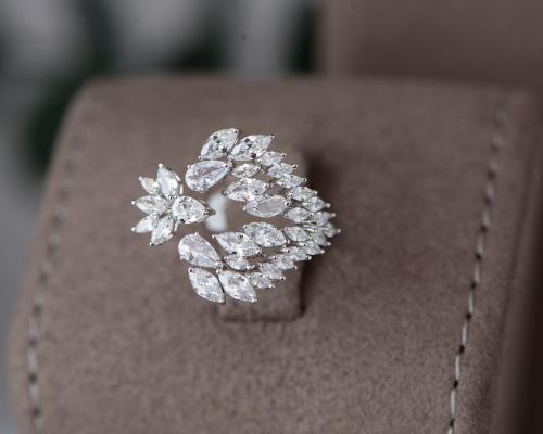 خاتم ذهب أبيض عيار 18