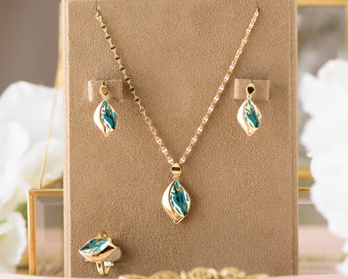 نصف طقم فاخر من الذهب عيار 18