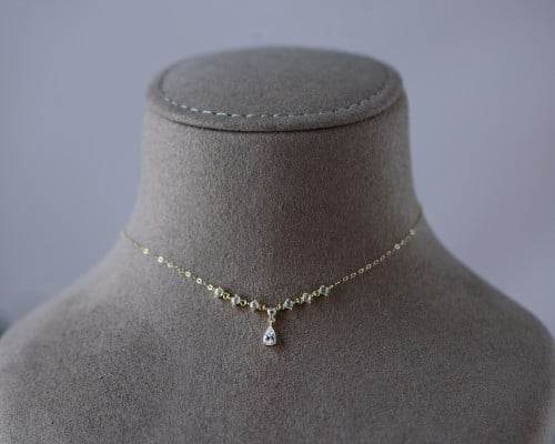 عقد ذهب عيار 18