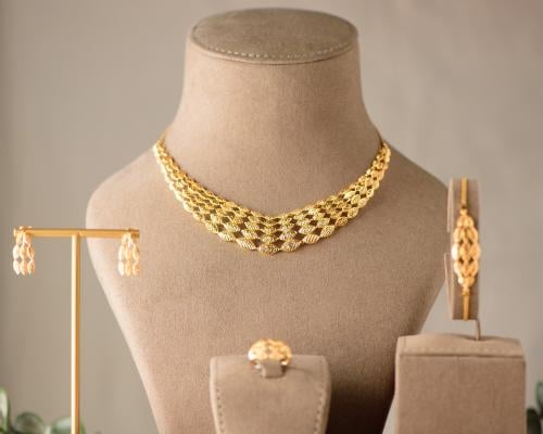 طقم ذهب عيار 21