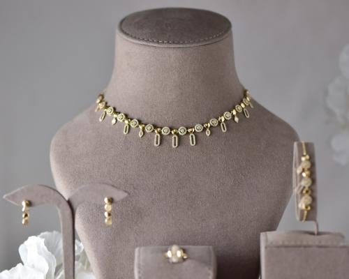 طقم ذهب عيار 18