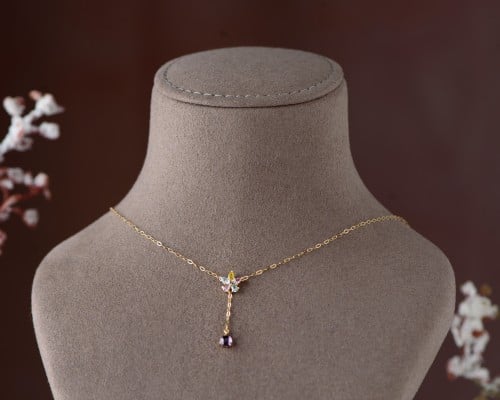 عقد ذهب عيار 18