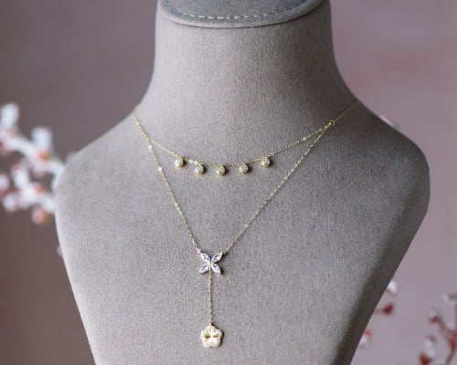 عقد ذهب عيار 18