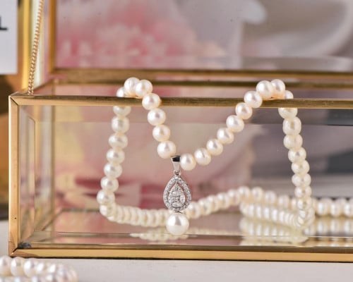 عقد لولو فاخر