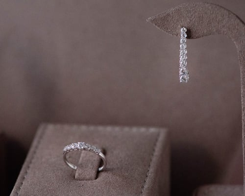 طقم تنس ذهب أبيض عيار 18