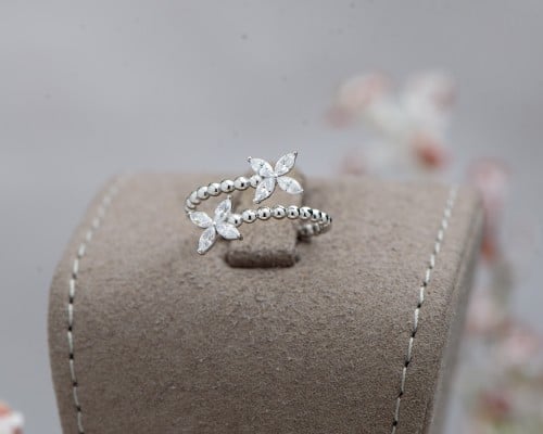 خاتم ذهب عيار 18 تصميم ألماس