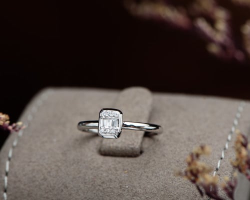 خاتم ذهب أبيض عيار 18