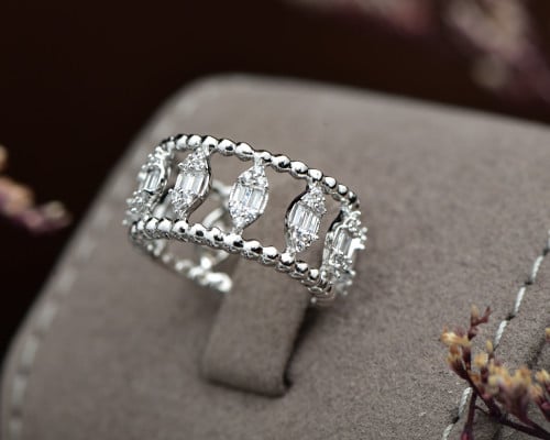 خاتم ذهب أبيض عيار 18