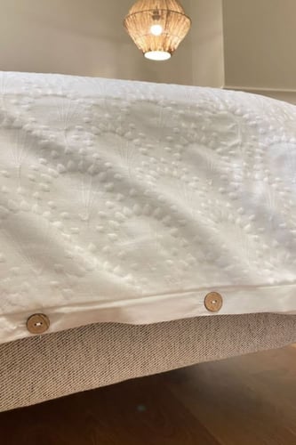 مفرش نفر و نص بتلات قطن طبيعي 100٪ فاخر أبيض