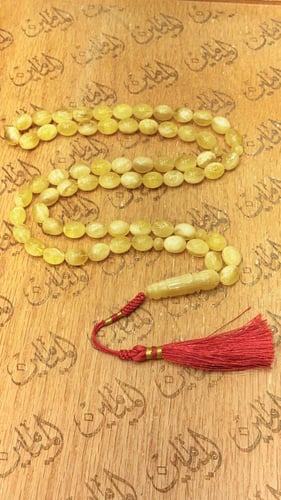 سبحه كهرمان طبيعي 54.5 غرام عدد الخرز ٦٥ خرزه مقاس...