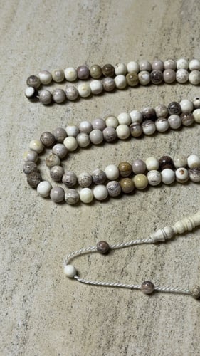 سبحة قرن غزال الايل الاوربي الوزن ٤٤ غرام المقاس ٨...