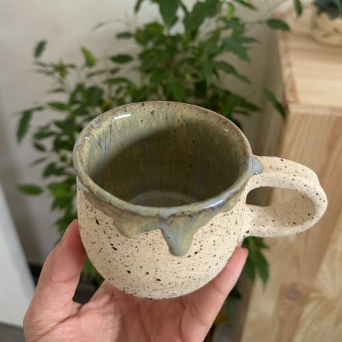 كوب خزف اخضر