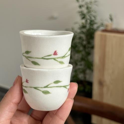 فنجال واحد اوراق شجر