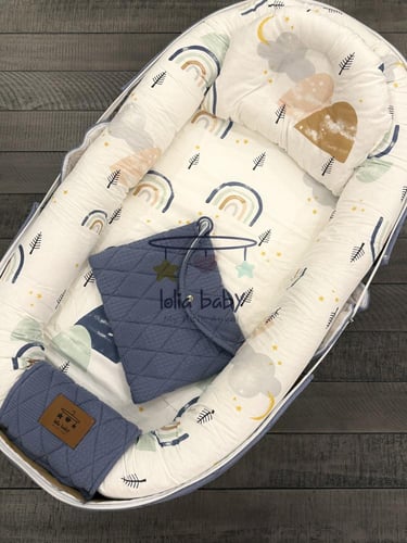 سرير متنقل أزرق للأولاد