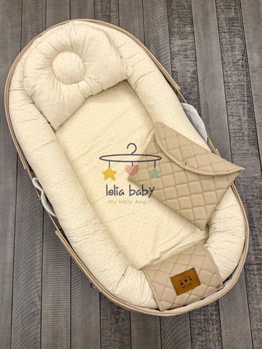 سرير متنقل جلد بيج