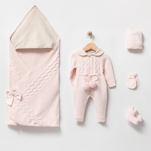 طقم مواليد شتوي وردي