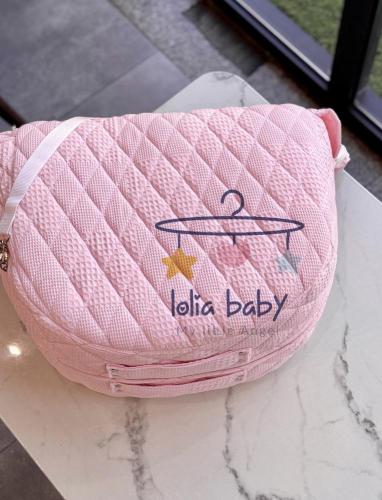 سرير متنقل وردي