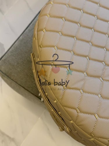 سرير متنقل مميز جلد بيج