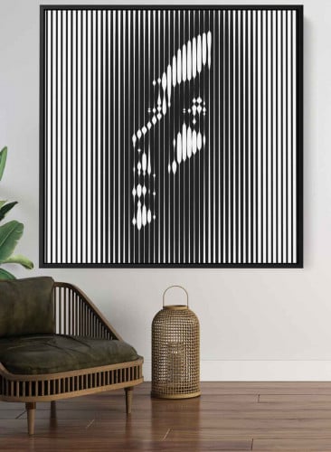 لوحة جدارية مربعة بتصميم وجه امرأه