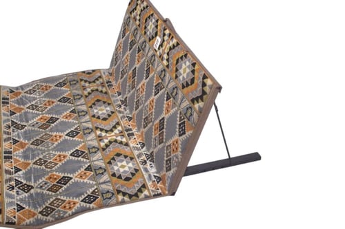 مسند ظهر 1.20 حديد مبطن سياحي رصاصي درجة اولى