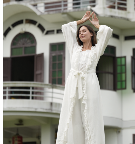 Soft cotton robe with French lace trim