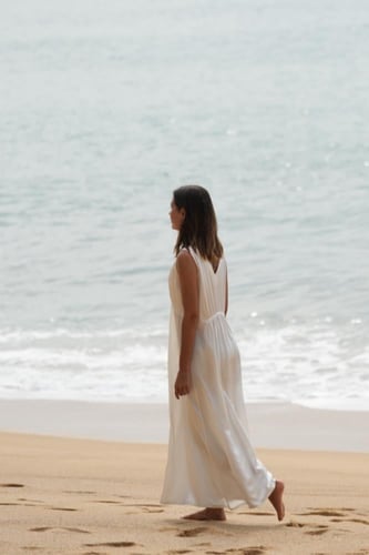 فستان ناتالي حرير طبيعي 100٪ ابيض