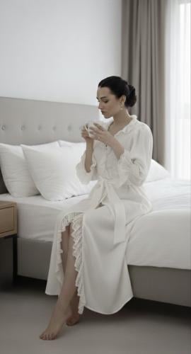 روب قطن ناعم واطراف دانتيل فرنسي