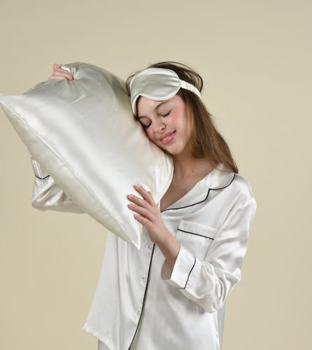 غطاء مخدة حريرالتوت 100% كريمي