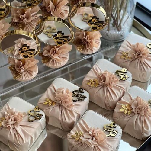 بكج 24 قطعة (12 مراية ستاند+12 شنطة اكسسوار)