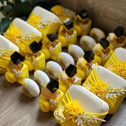 بكج 48 قطعة(12 شنطة اكسسوار+12 عطور+12 ميدالية+12...