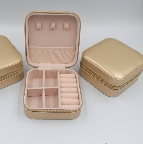 درزن 12 قطعة شنط اكسسوار