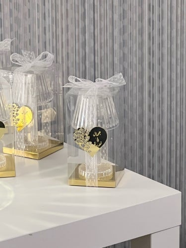 أبجورة مع تغليف ولوقو بالاسم