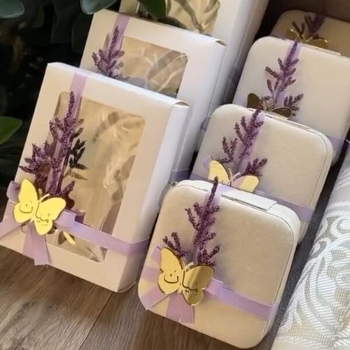 بكج 36 قطعة (12 سجادة+12 عطور+12 شنط اكسسوار)