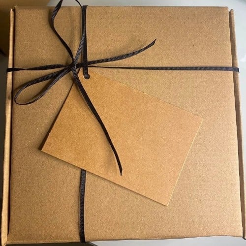 كرت اهداء سادة بعدة الوان