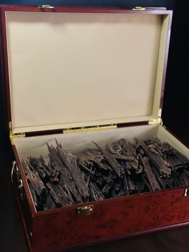 عود هندي نجلاند قديم