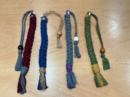 فاصل المكرمية