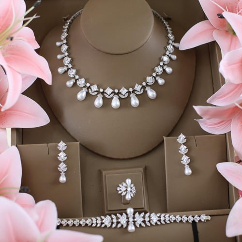 طقم لؤلؤ ملكي