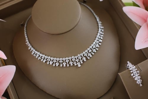 طقم انيق- ابيض