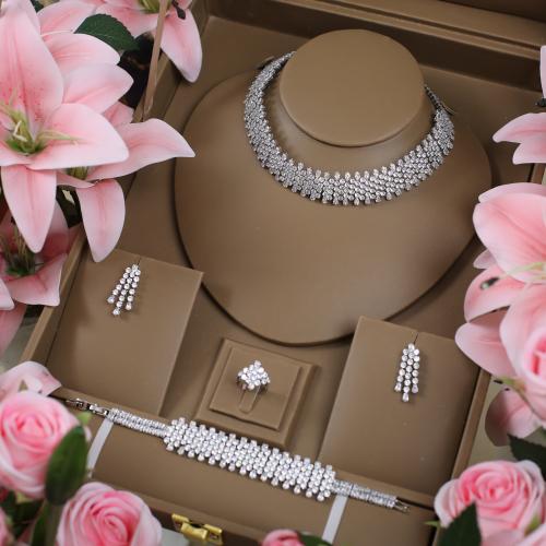 تشوكر مخنق فخم