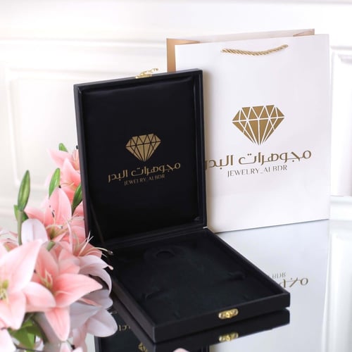 طقم ملون اصفر او ابيض