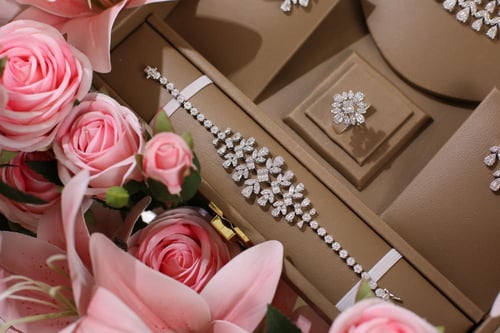 طقم دقة الماس فخم