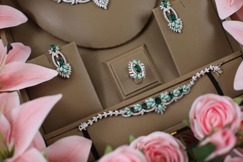 طقم دقة الماس مميز