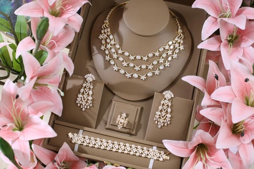 طقم ادوار ذهبي -دقة الماس