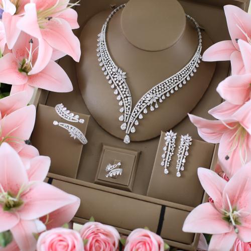 طقم الفخامة - ابيض