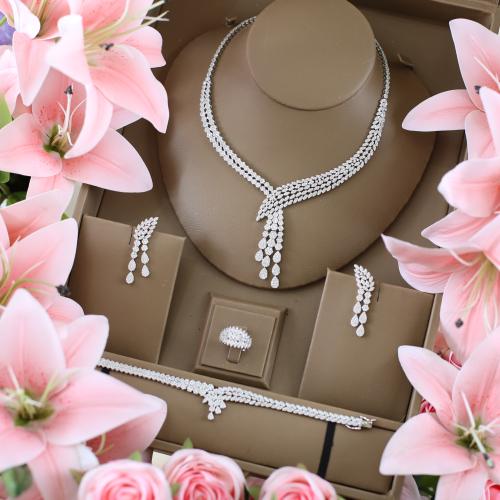 طقم دقة الماس مميز