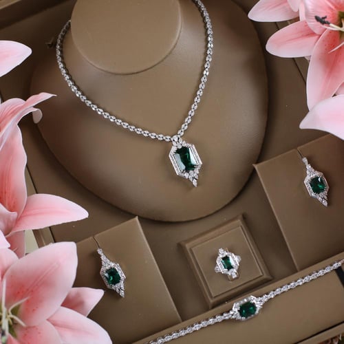 طقم مميز - اخضر