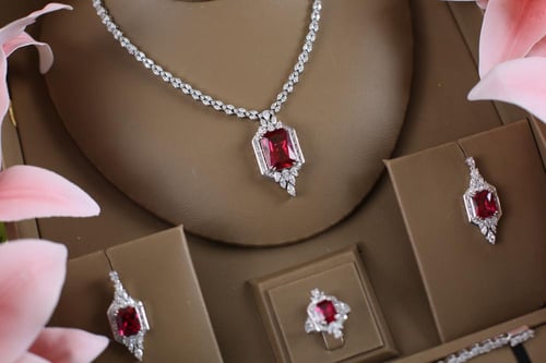 طقم دقة الماس - احمر روبي