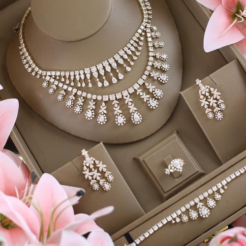 طقم دقة الماس ذهبي